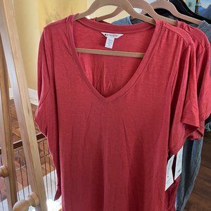 NWT Women's Athleta Essential V Neck Tee, 2X
